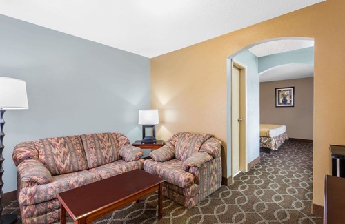 Tillmans Corner Hotel | Baymont by Wyndham Mobile/Tillmans Corner