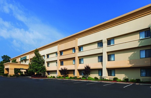 North Little Rock Hotel | La Quinta by Wyndham N Little Rock - McCain Mall
