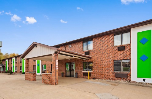Cedar Rapids - Iowa City Hotel | SureStay Hotel by Best Western Cedar Rapids