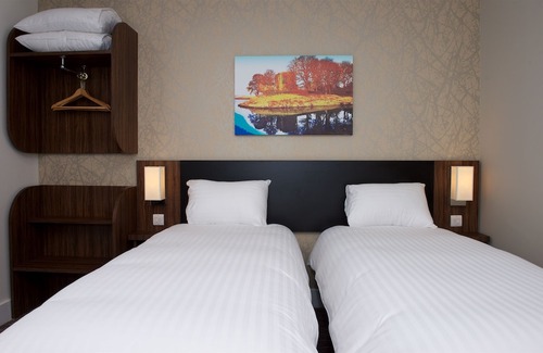 Livingston Hotel | Chain Runner, Livingston by Marston's Inns