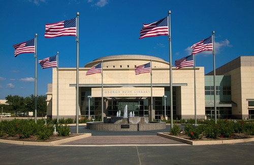 College Station Hotel | Holiday Inn Express & Suites Bryan, an Ihg Hotel