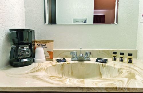 Shakopee Hotel | Travelodge by Wyndham Valleyfair Shakopee