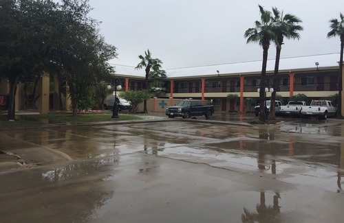 Edinburg Hotel | Texas Inn and Suites City Center at University Dr.