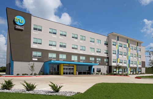Bryan Hotel | Tru by Hilton Bryan College Station