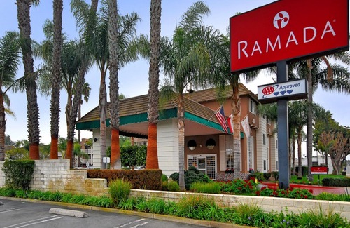 Downtown Hotel | Ramada by Wyndham Costa Mesa/Newport Beach