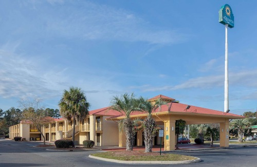 Fleming Hotel | La Quinta Inn by Wyndham Savannah I-95