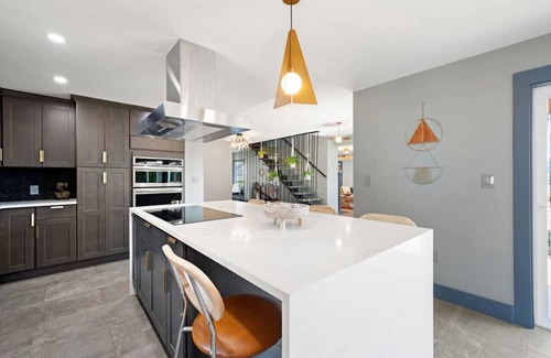 Lakewood Villa | Casa Cielo NEW! Steilacoom Lakefront Retreat