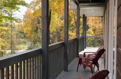 Blue Sea Cottage | Spacious, Cozy Waterfront Cottage with Hot-tub and Sauna in Beautiful BlueSea QC