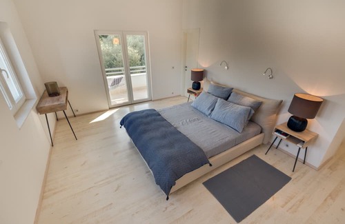 Prvic Luka Villa | Spacious Hillside Villa Ideal for Group Holiday