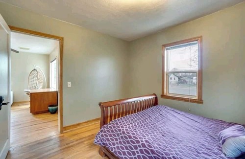 Torrington House | 2 apartments for price of 1. Entire house with lots of rooms. Pets welcome!