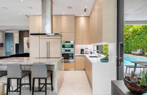 Buena Vista Villa | Lux Villa for 10 Miami Design District with Pool!
