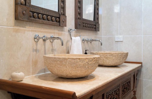 Swan Bay House | Casa Pacifica - A trip to Spain, 2 Hours From Sydney. Luxury Waterfront Villa, Escape, Relax, Reset.