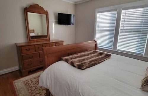 Ronda House | Wine Country Cottage - 3BR 2BA Home Near Wineries