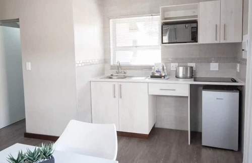 Windhoek House | Minutes Away from Haven Zoological Park! 2 Relaxing Chalets w/ Patio, Pool!