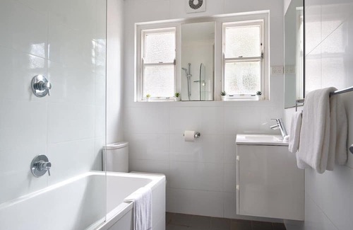 Bondi Apartment | JLs Bondi Escape - Convenient location in Bondi