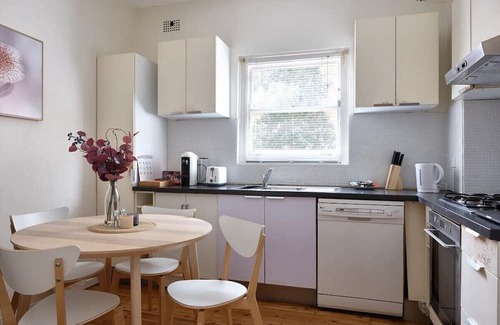Bondi Apartment | JLs Bondi Escape - Convenient location in Bondi