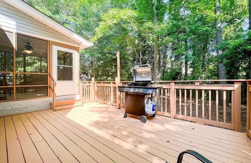 Ogden House | Tranquil Haven: Spacious Retreat for 16+ w/Games