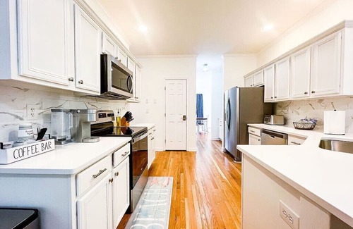 Ogden House | Tranquil Haven: Spacious Retreat for 16+ w/Games