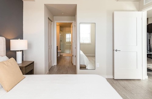 Biggar Apartment | Modern Apartment in Prime Location (ID8690X07)