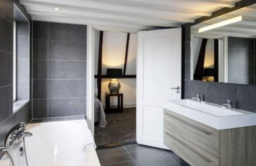 Museum Quarter Apartment | 200m2 OF SPLENDOUR &JOY-3BR LEIDSEPLEIN PENTHOUSE