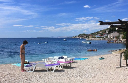 Jesenice Apartment | Three bedroom apartment with balcony and sea view Suhi Potok, Omiš (A-11401-a)