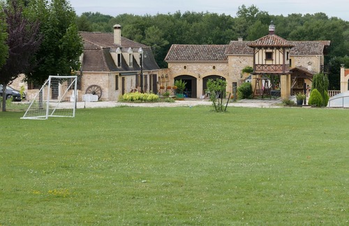 Lanquais Cottage | Charming house with private heated pool in the Périgord in the Dordogne.