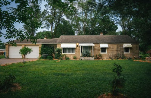 West Newton Apartment | Lakehouse HOT TUB 8 Miles TO Downtown ON 60 Acres