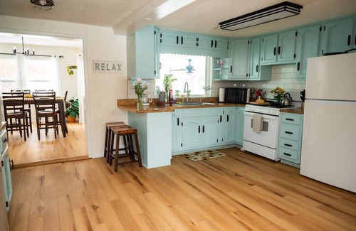 West Newton Apartment | Lakehouse HOT TUB 8 Miles TO Downtown ON 60 Acres