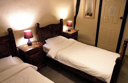 Newmarket Hotel | The Wheatsheaf Inn