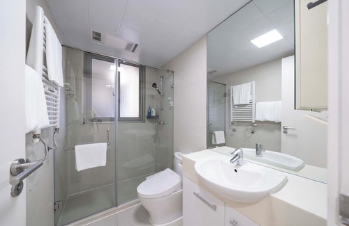Xujiahui Bed & Breakfast | Tyms 3BR 2BA Apt Near Metro
