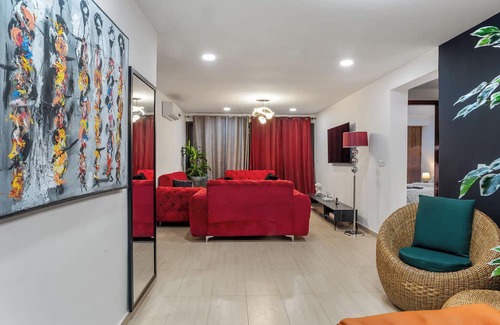 Cocody Apartment | Stylish & Modern 2 BR apartment near Angré Nouveau Chu. Perfect for groups of 4!