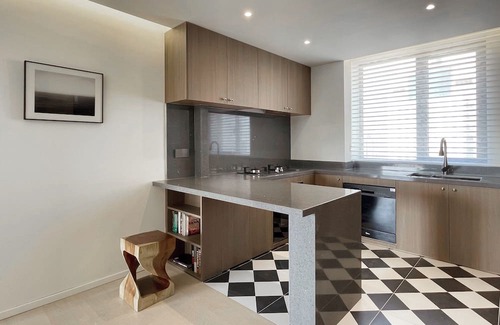 Huangpu Apartment | Stylish 3-Bedroom Apt Near Shanghai’s Iconic Attractions