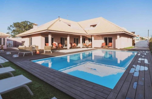 Esmoriz House | BeSunny Slowness n' Outdoors - Raposa - Double Room with Private Garden