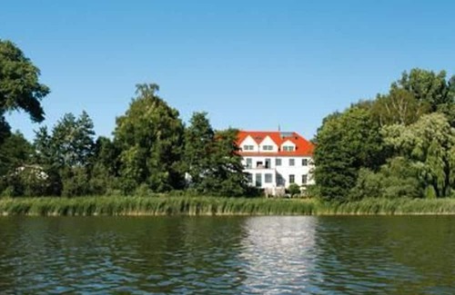 Behren-Luebchin Apartment | Vacation home Duckwitz 1 - Vacation at Duckwitz Castle