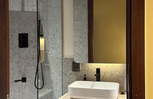 Daun Penh Apartment | So.home 1-bedroom apt walking distance to Royal Palace/National Museum/Riverside