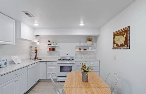 Bluffdale Apartment | Private Unit+Deck+Spa+Views!