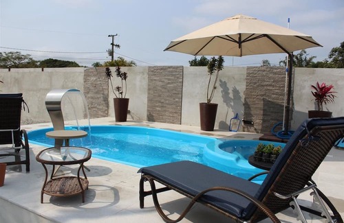 Pontal do Sul Apartment | Pousada Capitão Morgan Pontal do Sul with Swimming Pool. Near Isla Honey Moon