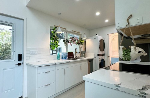 Cambrian House | Modern Mickey Dream Loft: 1 King+2 Queen beds in Los Gatos/San Jose boarder