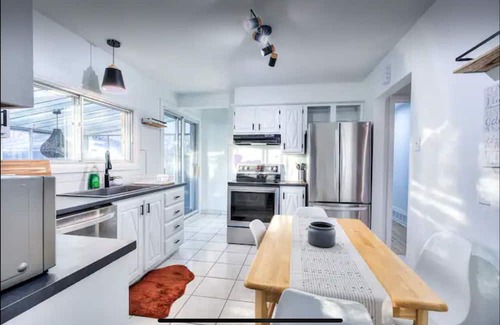 Candiac House | Style & confort by Montreal -New - 3 BR Bungalow