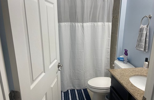 Burtonsville House | Charming 3-bedroom townhome in Burtonsville with a great view