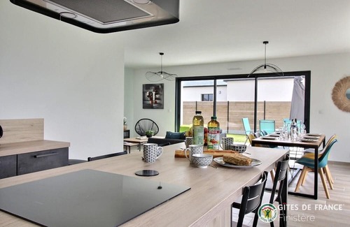 Cleder House | New house with all comforts