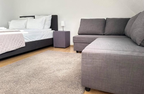 Roggendorf/Thenhoven Apartment | Modern, spacious apartment with home office and balcony