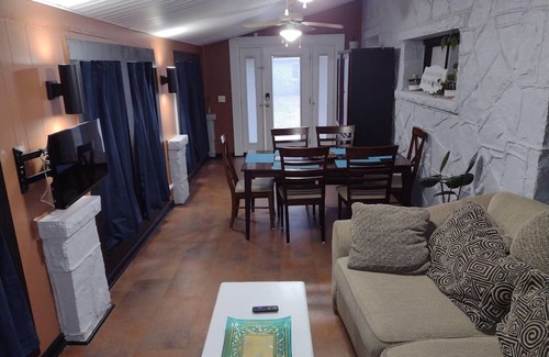 Elberton House | Granite Retreat East 2 Story - 2 Bedroom 1 Bathroom Homen
