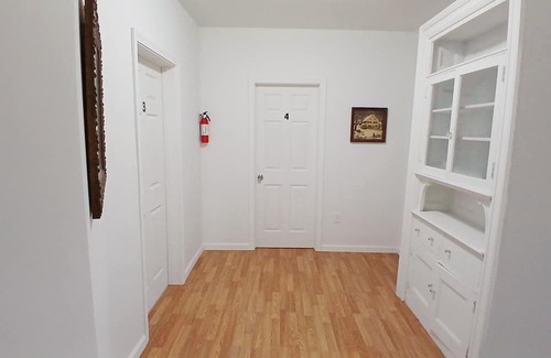 New London Apartment | Cozy small bedroom for one person. Only half mile from Rt.95