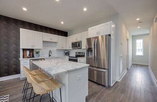 Whitebridge House | Sylvan Collective Retreat #1-5 - Mins to Midtown - Sleeps 40