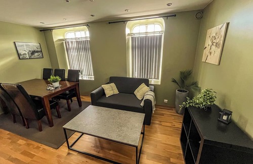 Alesund Apartment | Two-Bedroom City Apartment with Fire Place and Free Parking - Calm and Central