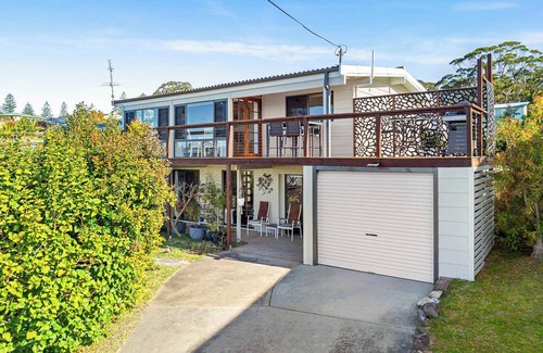 Tuross Head House | Hazy Dayz -Nestled in a tranquil coastal setting.