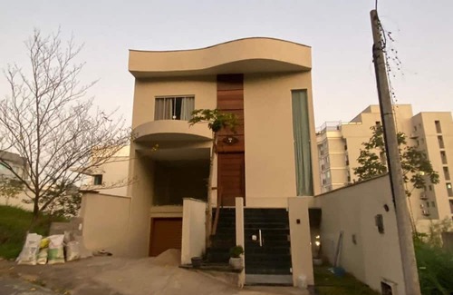 Volta Redonda House | Beautiful room in Belvedere VR complete house - Guest house