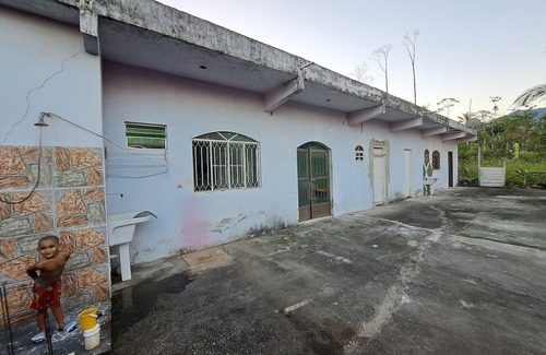 Itinga House | Suite 1 Simple with comfortable air conditioning Bracuí Beach