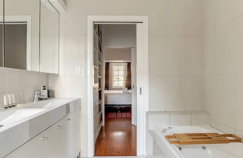 Redfern Apartment | Prime Location Retreat with Private Garage Parking
